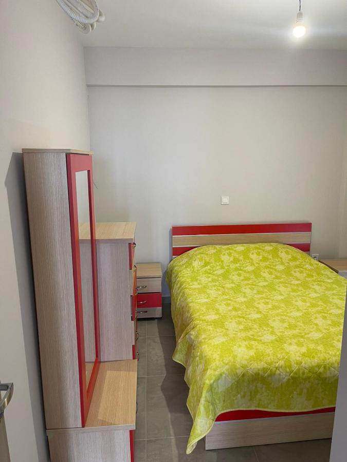Airport View Apartments Artemida  Bagian luar foto